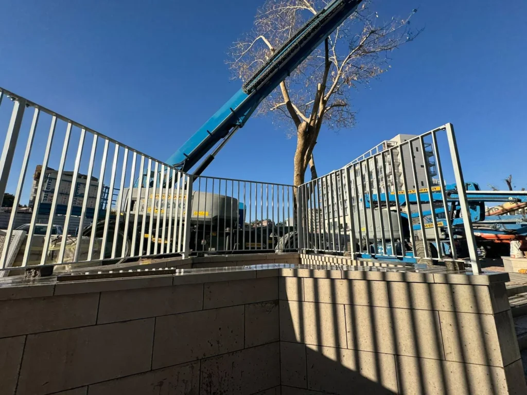 התקנת דגם אניס בתחנה המרכזית באילת