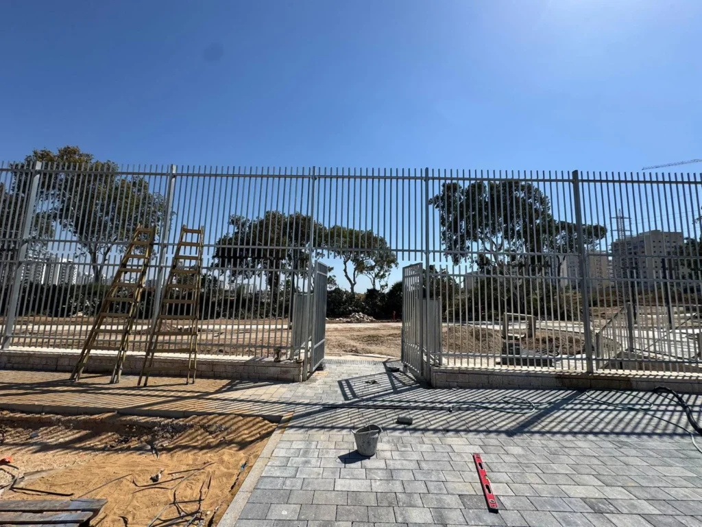 מערכות גידור למגרשי ספורט - עיר היין, אשקלון